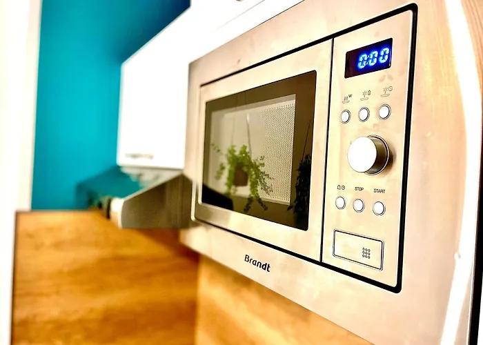 *Tropical*Hyper Centre *Fibre Wifi*Studio